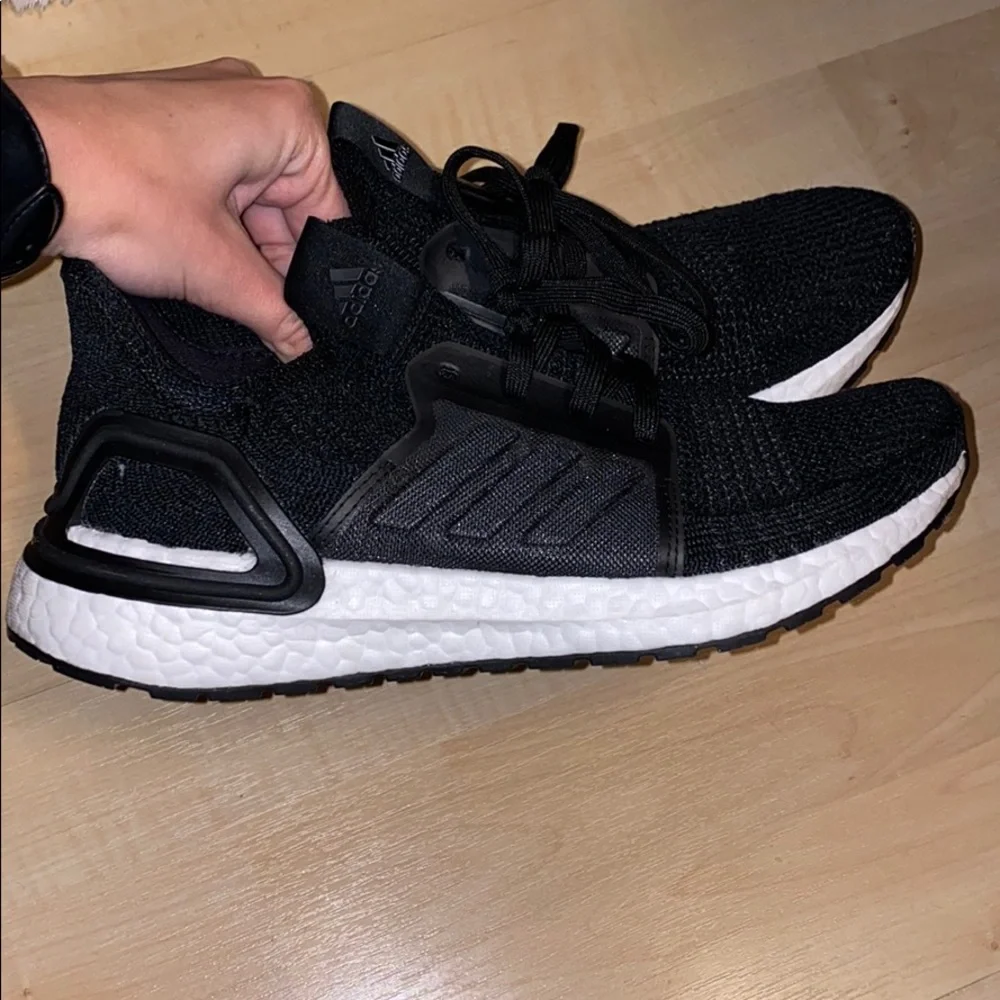 adidas Women's Black and White Sneakers - Picture 3 of 7